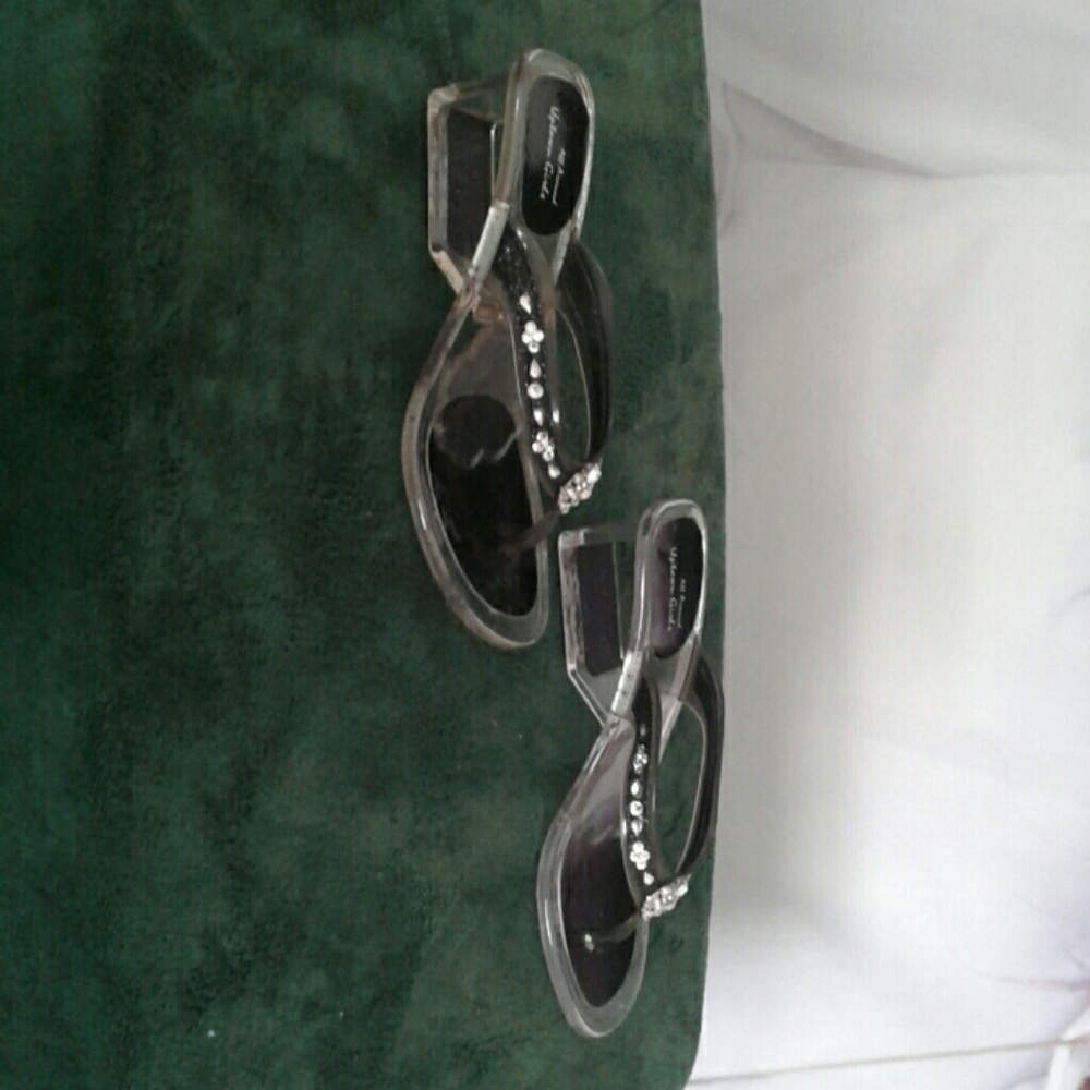 Low heels clear sandal